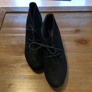 Women Clark’s Black Suede Booties